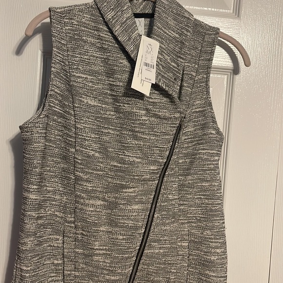NWT New York & Company asymmetrical zipper sleeveless sweater vest size XS - Picture 6 of 9